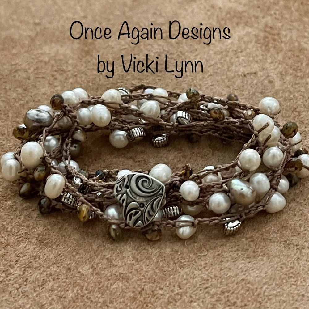 ARTISAN Necklace “Pearl Amor” on Medium Brown Long Crocheted Wrap - Picture 5 of 13